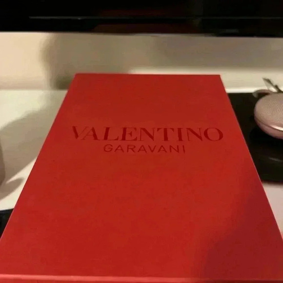 Valentino Garavani Ivory White Sandals - Picture 3 of 4